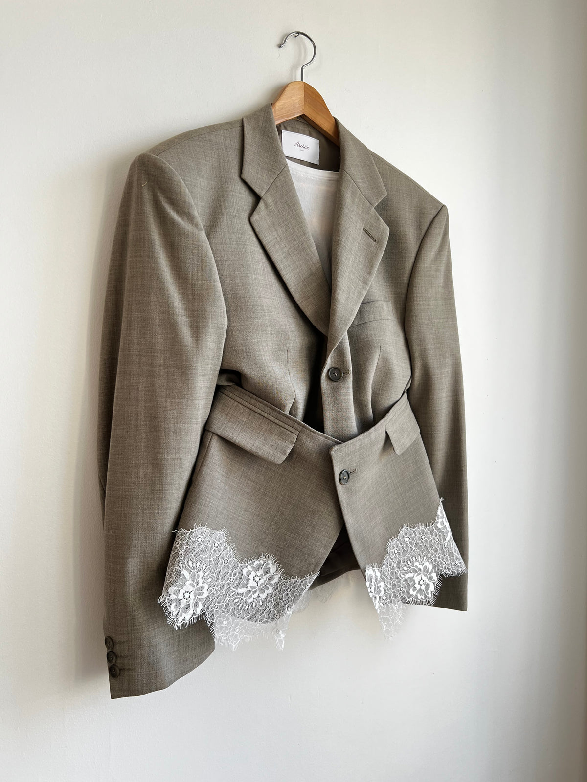 THE ARCHIVE BELT BLAZER — NO. 004